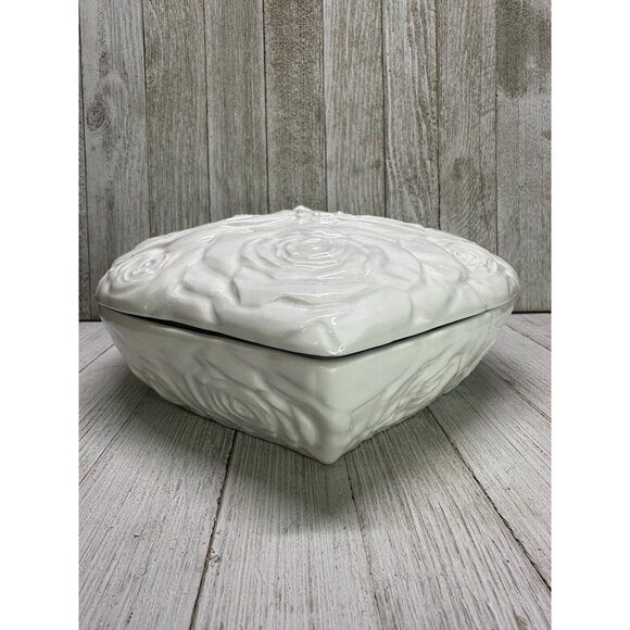 Vintage White Ceramic Large Dish with Lid Angel Cupid Made in Italy 8" Long 7345 - Picture 2 of 11